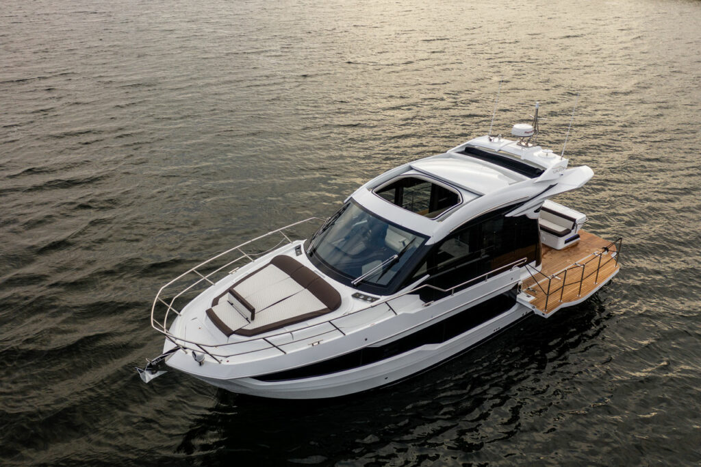 Galeon 410 HTC Hardtop