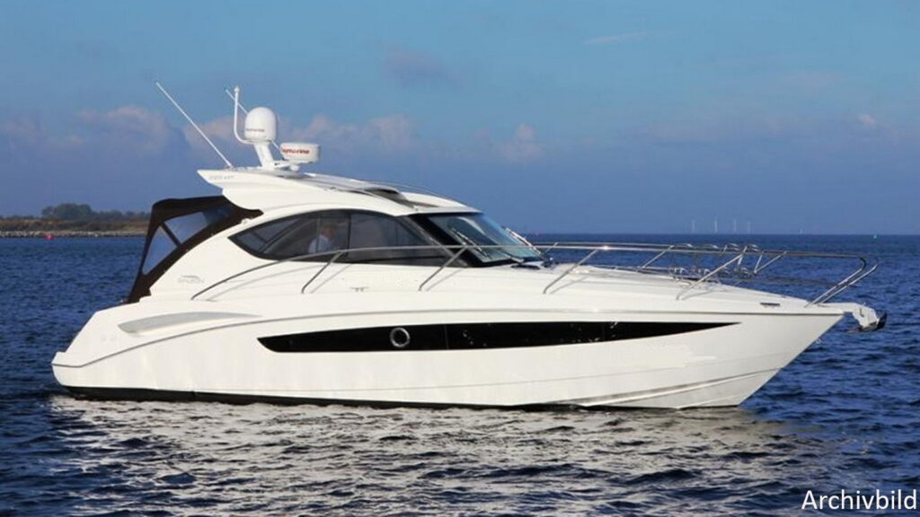 Galeon 325 HT Motoryacht kaufen - HW Bootcenter
