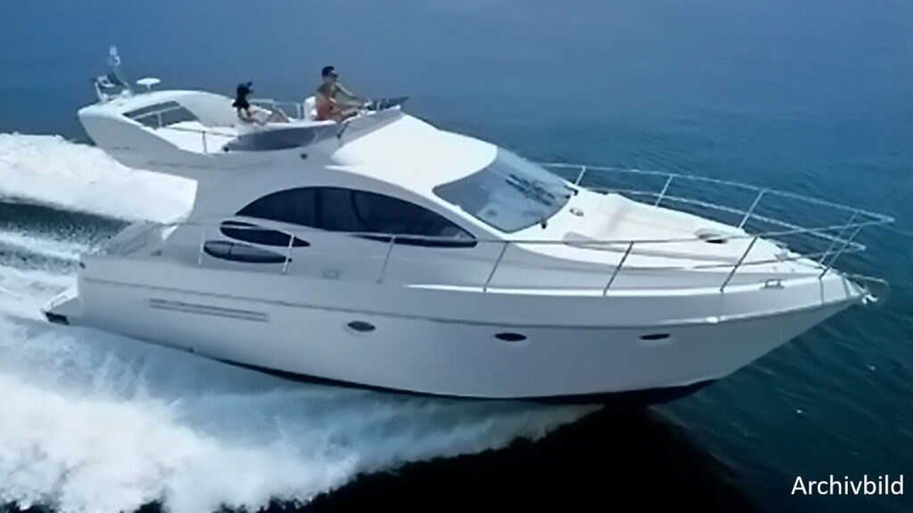 Azimut 39 Motoryacht kaufen - HW Bootcenter