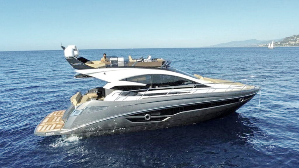 Cobrey 50 Fly Motoryacht kaufen - HW Bootcenter