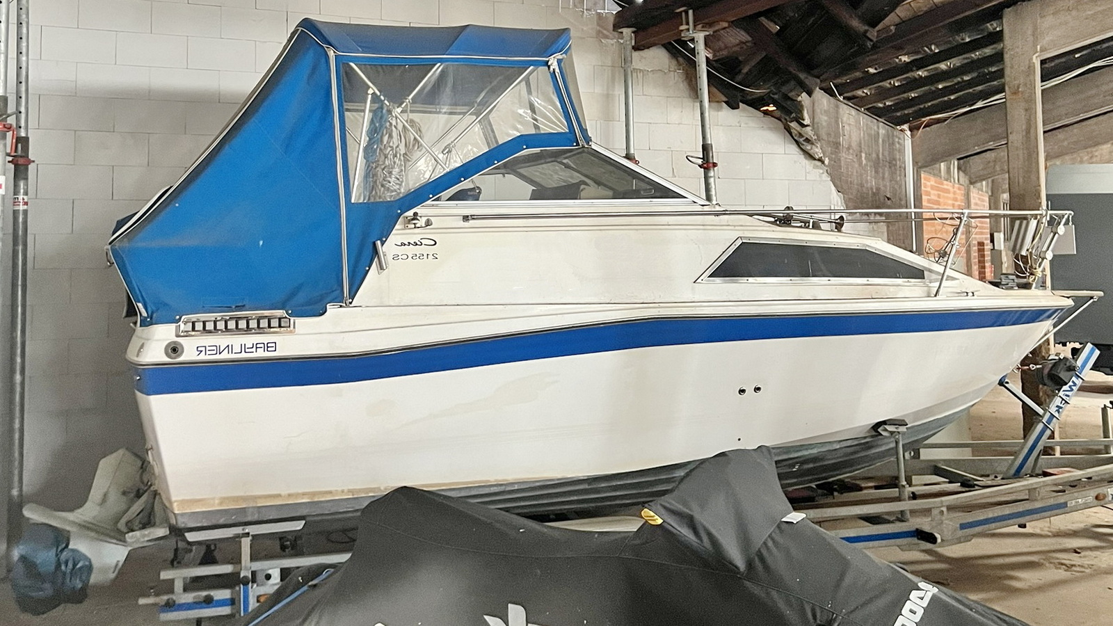Bayliner 2155 CS Motoryacht kaufen - HW Bootcenter
