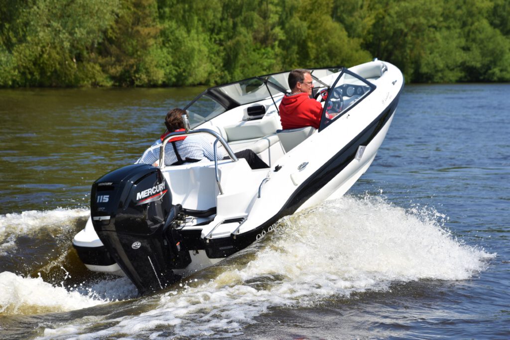 Sensation SX180 Motoryacht kaufen - HW Bootcenter