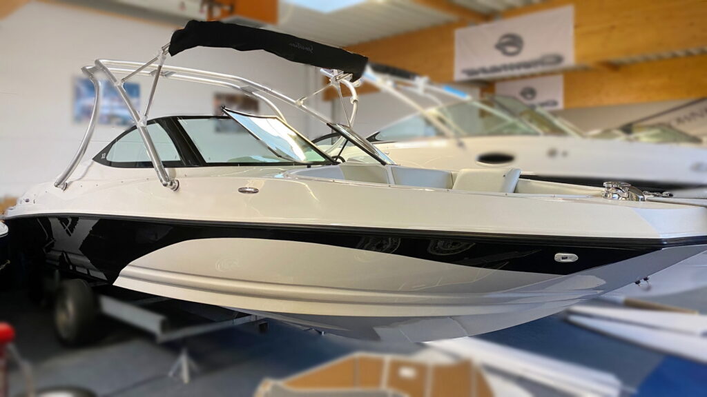 Sensation SXI230 Motoryacht kaufen - HW Bootcenter