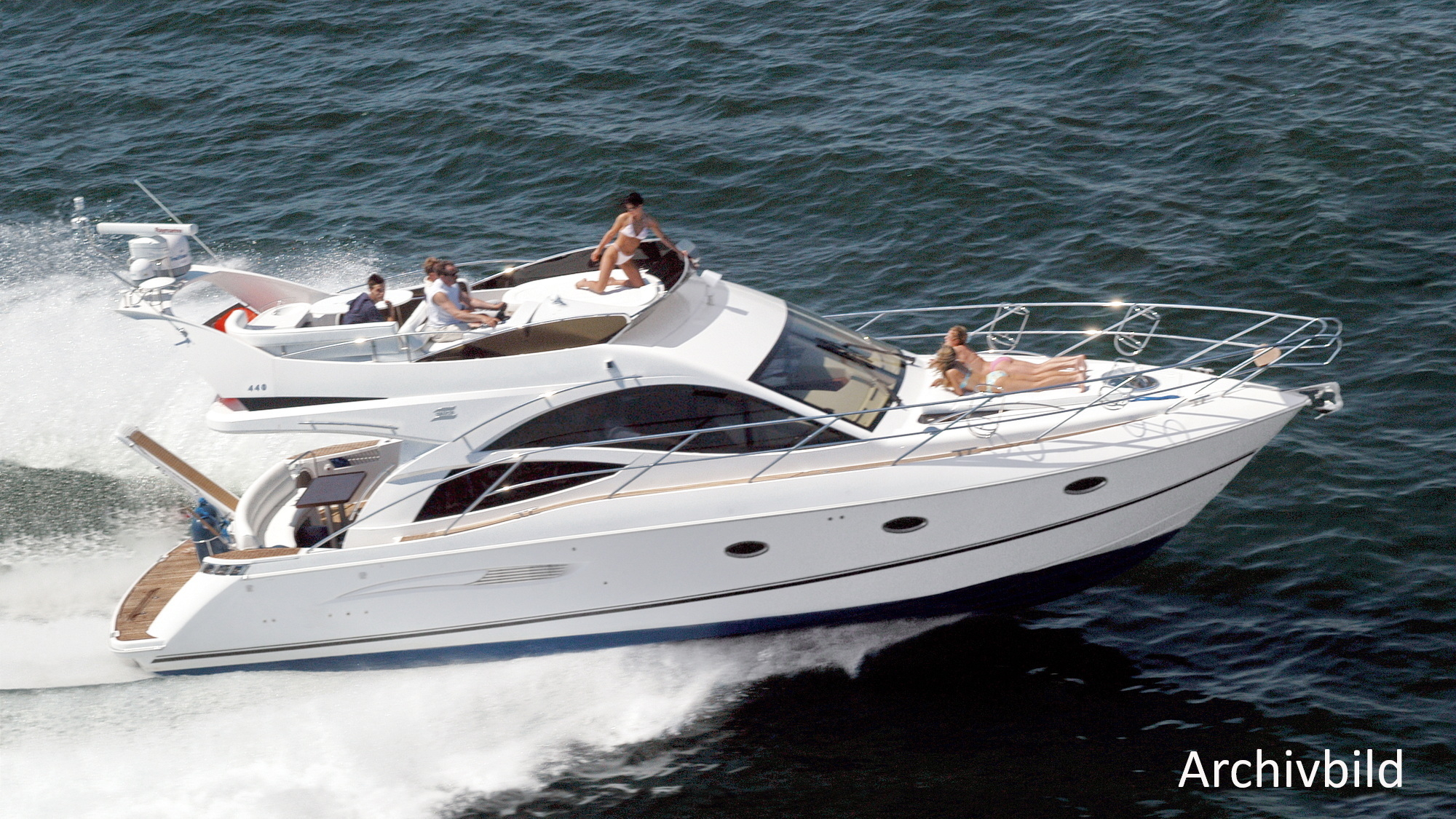 Galeon 440 Fly Motoryacht kaufen - HW Bootcenter