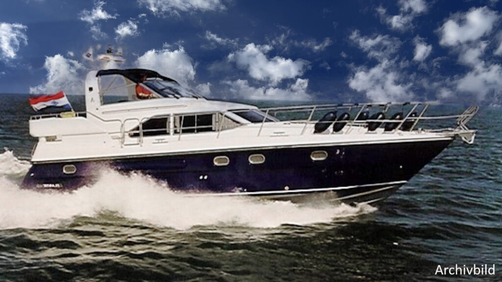 Atlantic 42 Motoryacht kaufen - HW Bootcenter