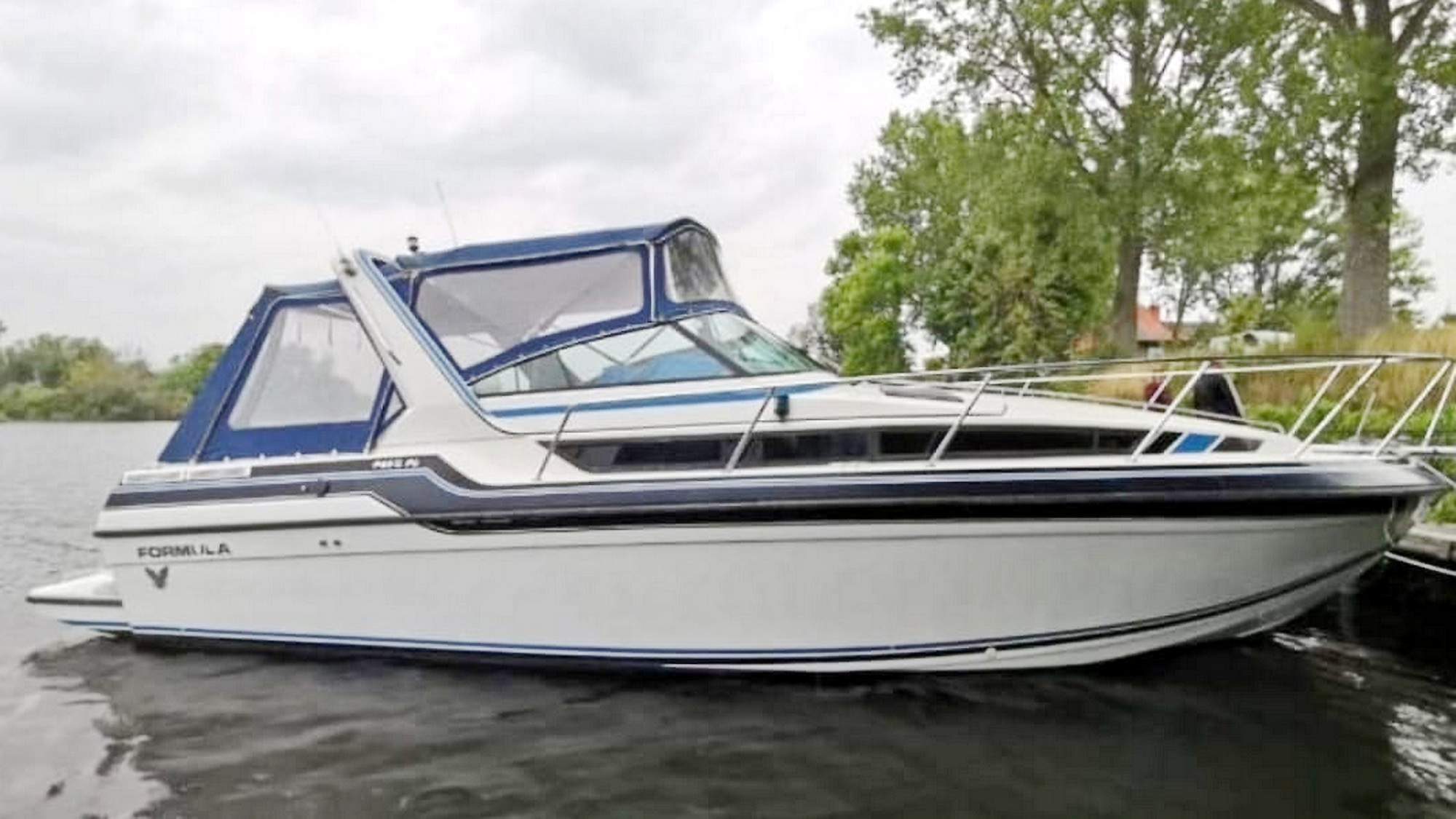 Formula 29 PC Motoryacht kaufen - HW Bootcenter