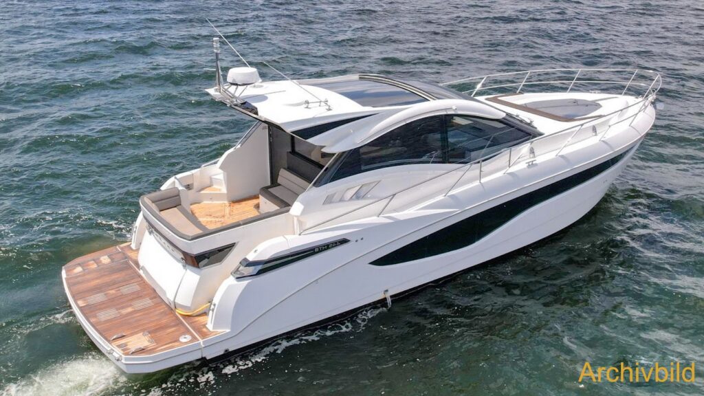 Galeon 445 HTS Motoryacht kaufen - HW Bootcenter