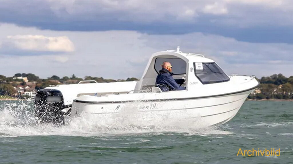 Smartliner 19 Cabin Motoryacht kaufen - HW Bootcenter